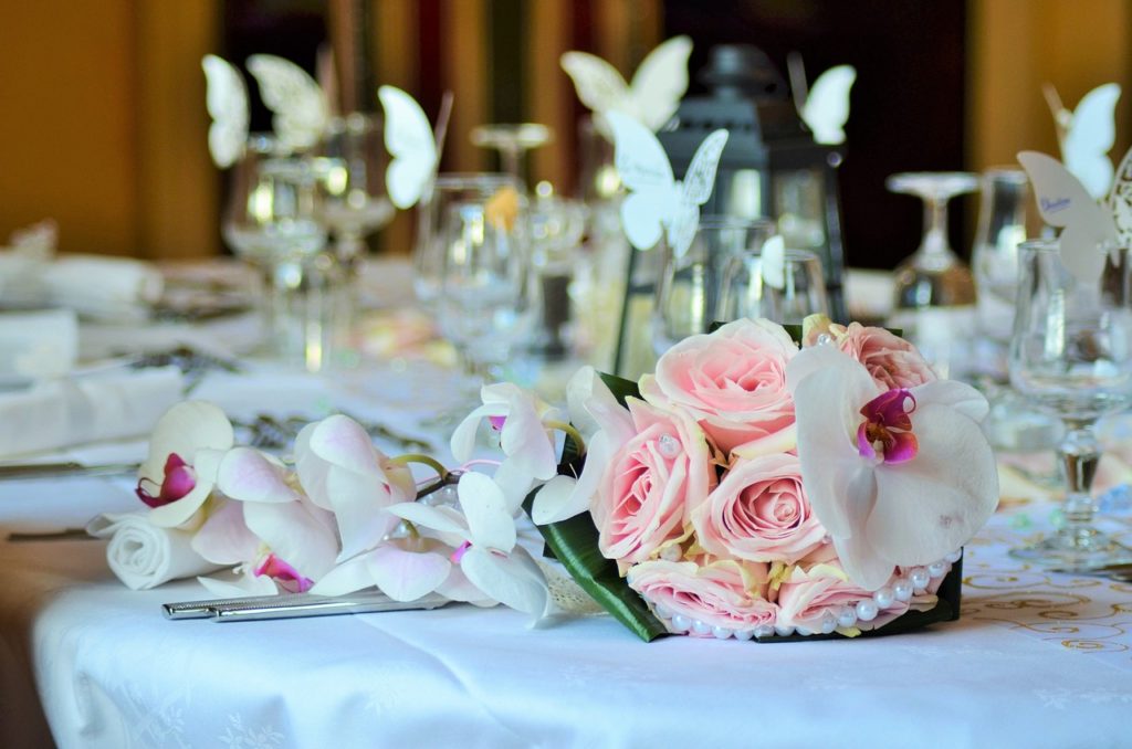 bouquet, wedding bouquet, table-1566272.jpg